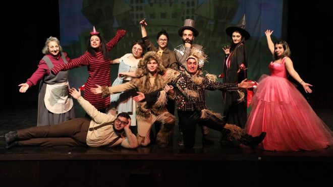 Kars'ta çocuklar için "Oz Büyücüsü" tiyatro oyunu sahnelendi