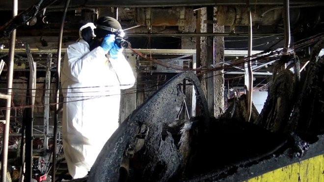 Sarıkamış Belediyesi garajında çıkan yangında 4 araç yandı