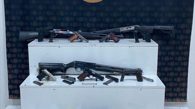 KARS - Silah imalatı ve ticareti yaptıkları iddiasıyla 8 şüpheli yakalandı1