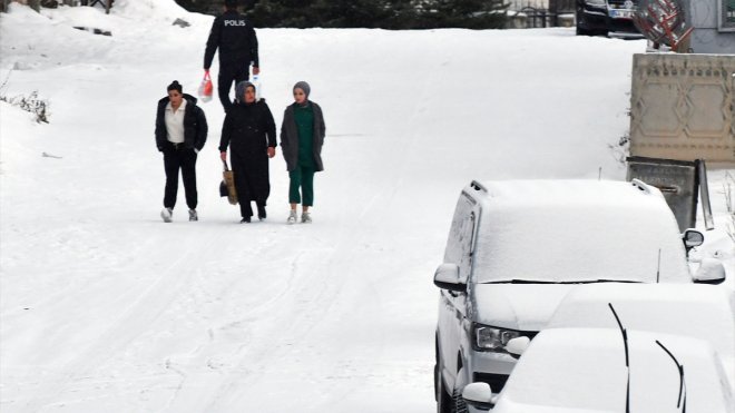 Kars, Erzincan ve Ardahan'da kar etkisini sürdürüyor