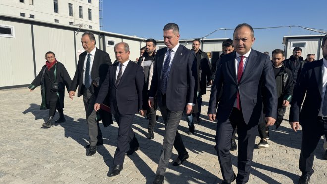 Malatya'da avukatlar 'Tek çatıda adliye' yürüyüşü düzenledi