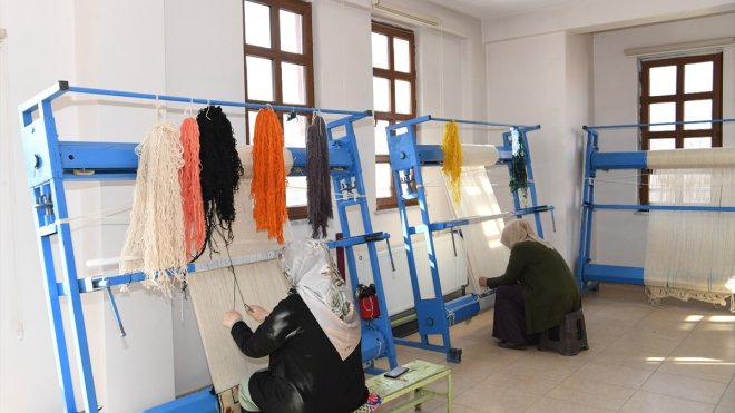 Muş'ta açılan kurslarda 600 kişi eğitim alıyor