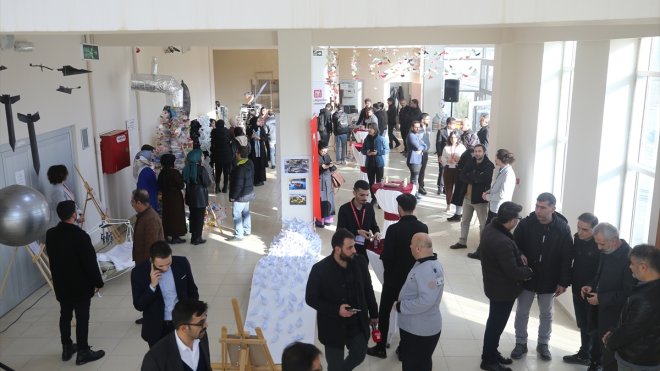 Muş'ta Artempati Çağdaş Sanat Uygulamaları Sergisi açıldı