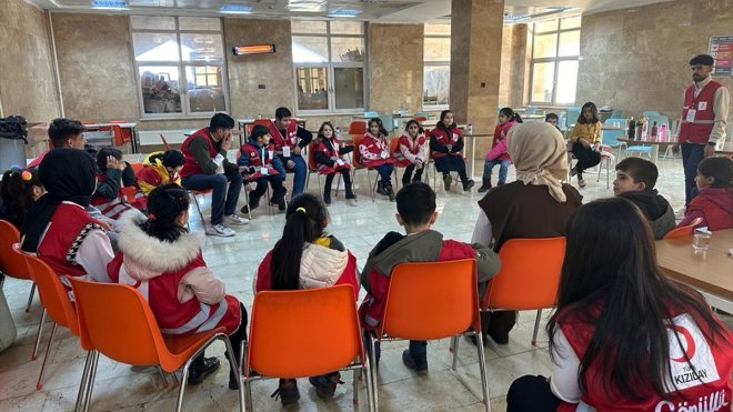 Muş'ta Kızılay Çocuk Üniversitesi Projesi mezuniyet töreni düzenlendi