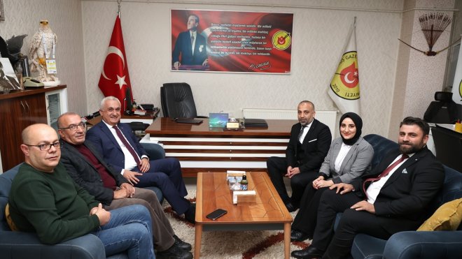 Muş Valisi Çakır'dan Muş Gazeteciler Cemiyeti'ne ziyaret