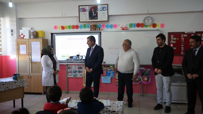 Öğrencinin bank talebini, Muş Belediye Başkanı Asya yerine getirdi1