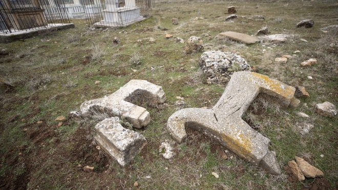 TUNCELİ - Tahrip edilen tarihi mezar taşları koruma altına alınacak1