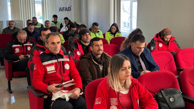 Tunceli'de trafik kazalarında olay yeri yönetimi eğitimi düzenlendi