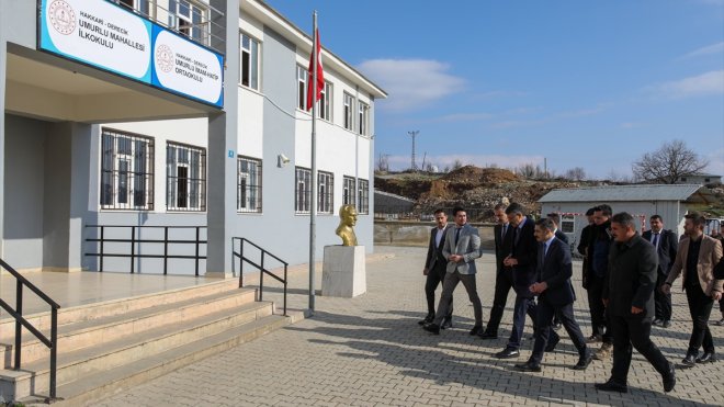 Vali ve Belediye Başkan Vekili Ali Çelik, Derecik'te ziyaretlerde bulundu