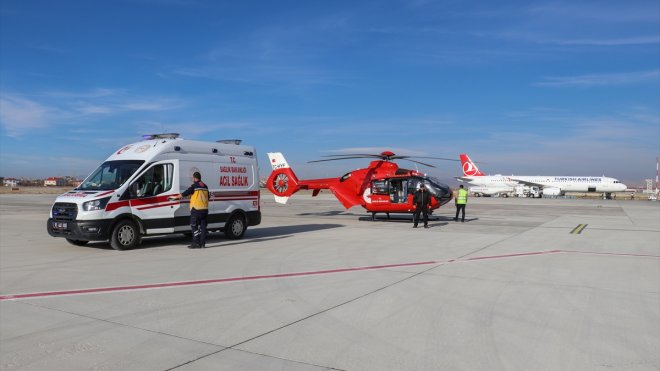 Ambulans helikopter 7 il arasında mekik dokuyarak hastaların imdadına yetişiyor