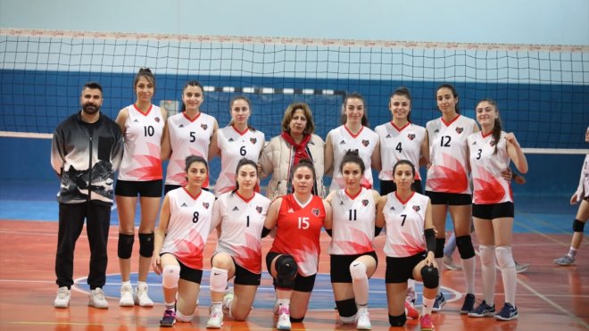 Van Büyükşehir Belediyespor Kadın Voleybol Takımı, Şırnak'tan 2 galibiyetle döndü