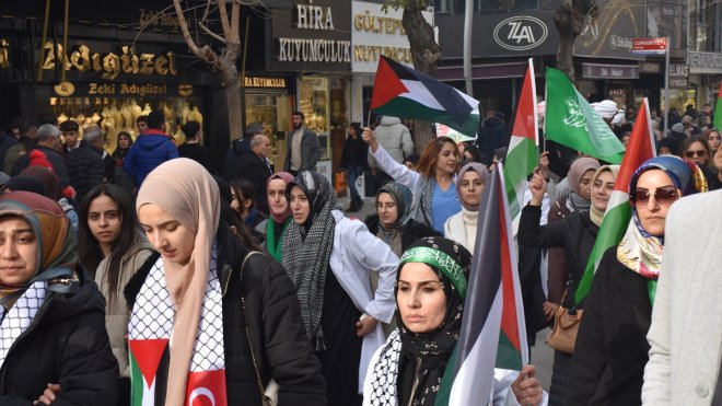 Van'da sağlık çalışanları Gazze için "sessiz yürüyüş" yaptı