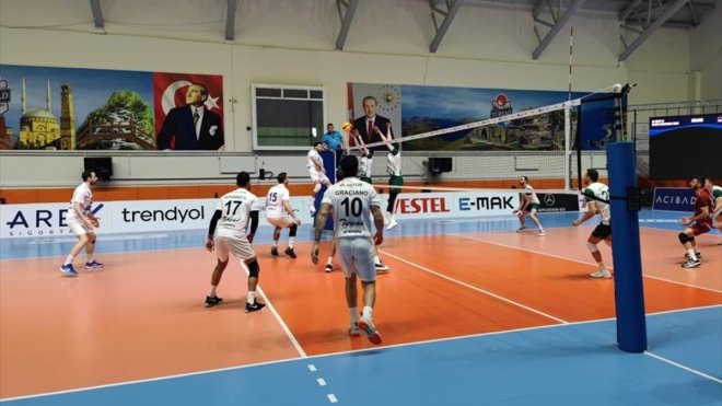 Voleybol: AXA Sigorta Efeler Ligi