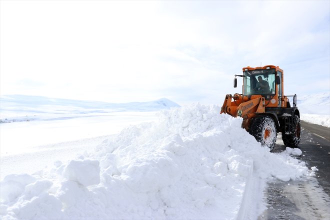 açık yolları - 2 için bin Ekipler mücadele AĞRI ediyor rakımda tutmak karla 20