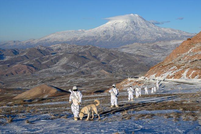 tetikte yeni Hudut - elleri gözleri yıla hattında AĞRI kartalları girdi sınır 16