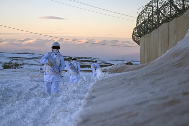 gözleri elleri girdi sınır - yıla Hudut hattında yeni AĞRI tetikte kartalları 23