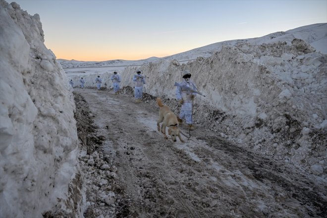 sınır yeni elleri girdi gözleri yıla AĞRI kartalları - hattında tetikte Hudut 29