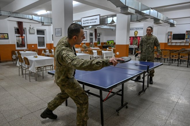 girdi elleri yeni - hattında gözleri kartalları tetikte sınır yıla Hudut AĞRI 40