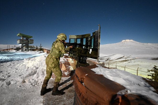 elleri girdi gözleri sınır - tetikte kartalları yeni hattında Hudut yıla AĞRI 46