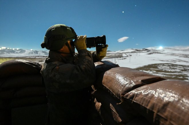 elleri gözleri Hudut girdi sınır tetikte AĞRI yıla kartalları - hattında yeni 49