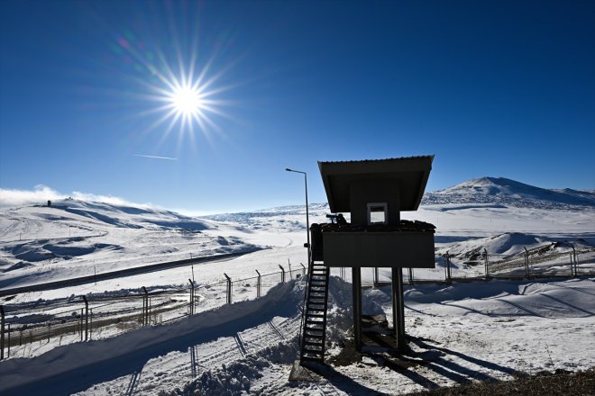 AĞRI elleri yeni girdi kartalları yıla - sınır hattında gözleri tetikte Hudut 6