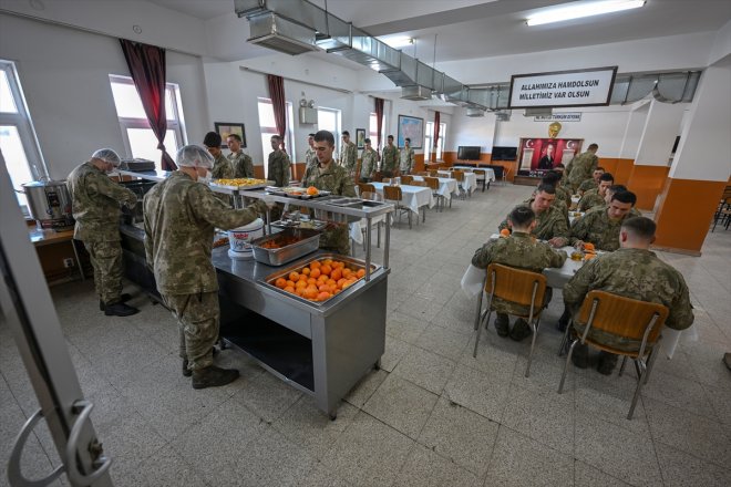 Hudut kartalları elleri gözleri tetikte AĞRI - girdi hattında sınır yeni yıla 9