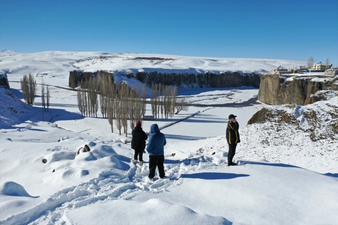 AĞRI Karla görüntülendi dronla kaplanan Kanyonu - Murat 12