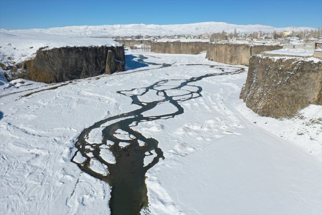 Karla AĞRI Kanyonu - görüntülendi kaplanan Murat dronla 8
