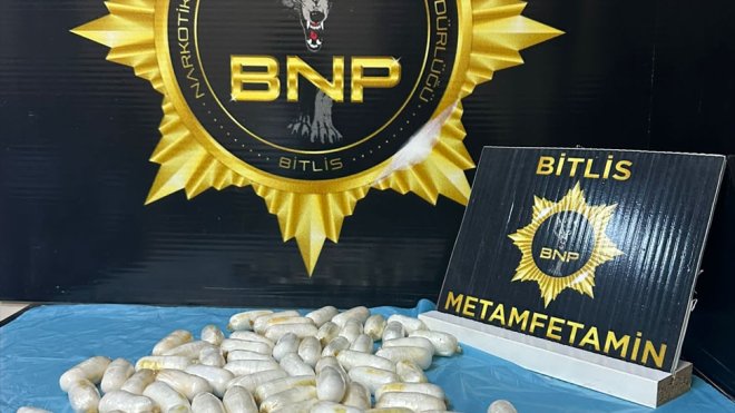 Bitlis'te yabancı uyruklu şüphelinin mide ve bağırsağından 550 gram sentetik uyuşturucu çıktı