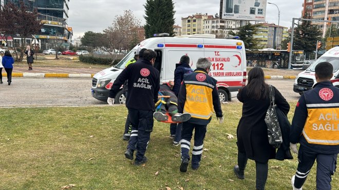 Elazığ'da zincirleme trafik kazasında 2 kişi yaralandı