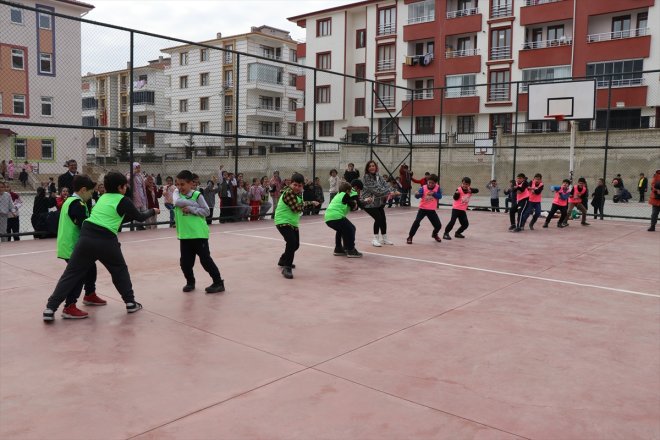 oyunlarla geleneksel İlkokul - buluşuyor öğrencileri ELAZIĞ 11