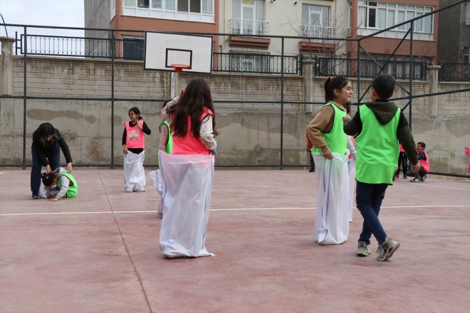 İlkokul geleneksel buluşuyor - ELAZIĞ öğrencileri oyunlarla 12