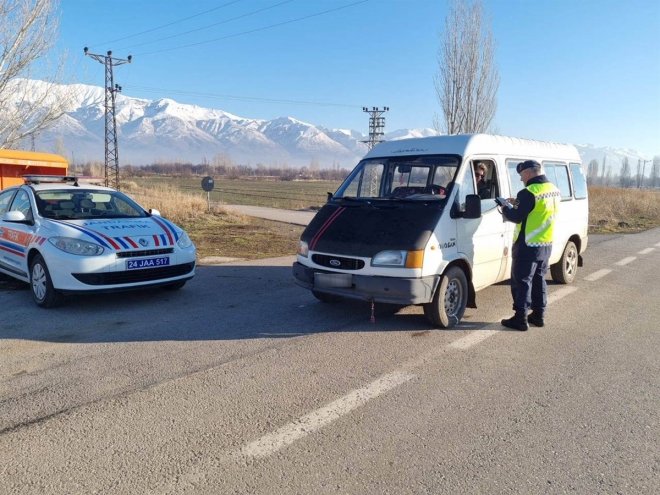 Erzincan'da jandarmanın aralık ayındaki denetimlerinde 130 şüpheli yakalandı