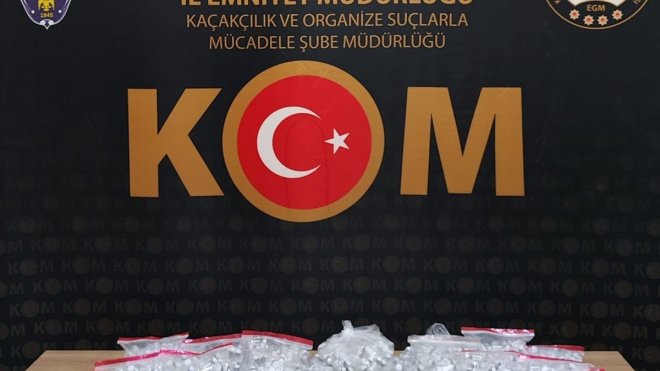 Erzurum'da kaçak 2 bin 296 botoks ilacı ele geçirildi
