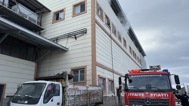 Erzurum'da et işleme fabrikasında çıkan yangın söndürüldü