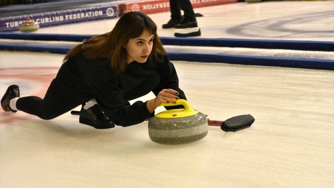 İşitme Engelli Milli Curling Takımı, olimpiyatta derece hedefiyle çalışıyor