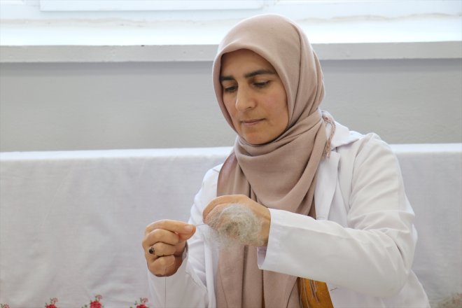 Enstitüsünün tescillendi ürünü yapılan Erzurum ehram kumaşından Olgunlaşma 457 6