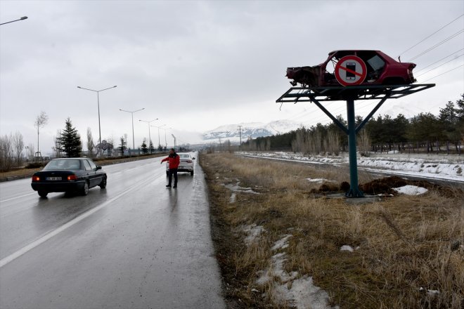 ERZURUM - trafik kazalarına Sürücüler karşı uyarılıyor araçlarla hasarlı 10