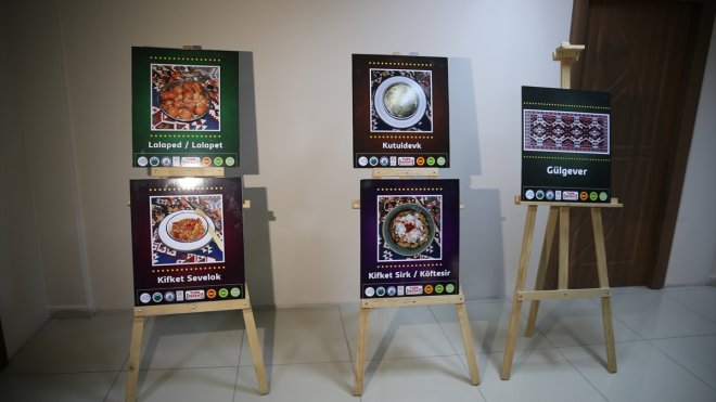 HAKKARİ - Coğrafi işaret belgesiyle tescillenen Hakkari kilimi ve yemekleri tanıtıldı1