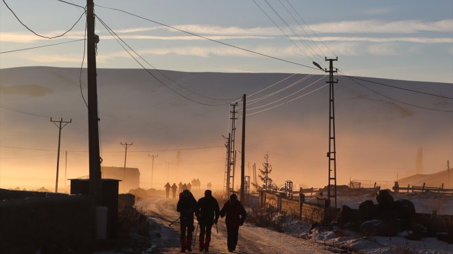 Karla kaplı Allahuekber Dağı, kış tırmanışı için dağcıları ağırlıyor