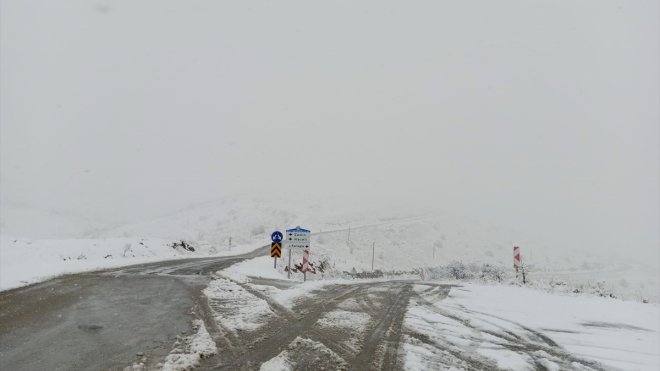 Malatya'da 21 mahalle yolu kar nedeniyle ulaşıma kapandı