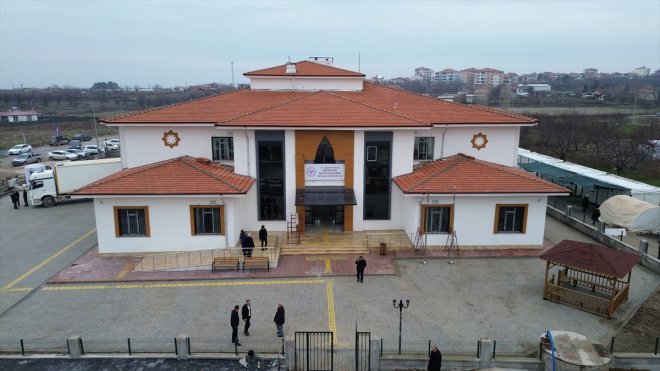 Malatya'da depremden sonra yapılan semt polikliniği 22 mahalleye hizmet verecek