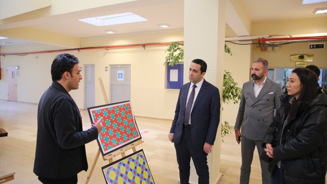 Muş'ta "İslami Geometrik Süslemeler" sergisi açıldı