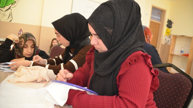 Muş'ta kadınlar Köy Yaşam Merkezlerinde sosyalleşiyor