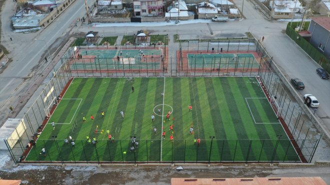 Van'ın Muradiye ilçesinde 2 spor tesisi yapıldı