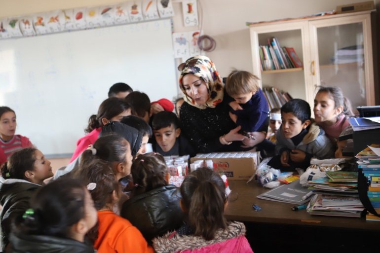 Yardım elleri, köy çocukları okusun diye birleşiyor4
