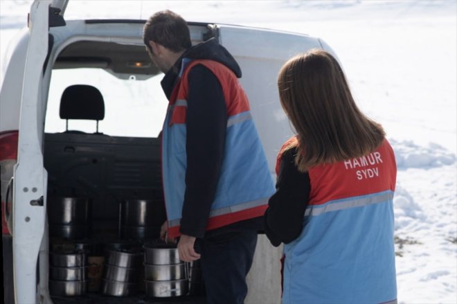 sahibi her ihtiyaç ulaştırılıyor yemek ailelere gün sıcak Ağrı