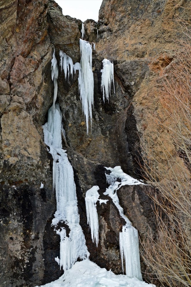 - Dev AĞRI sarkıtları görüntülendi buz 4