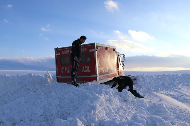 ulaştırıldı 6 hastaneye Kardan çalışma AĞRI kapanan kadın mezrada sonucu rahatsızlanan yolu saatlik - 4
