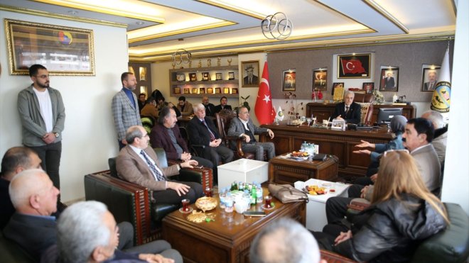 AK Parti Van Büyükşehir Belediye Başkan adayı Arvas ziyaretlerini sürdürüyor1